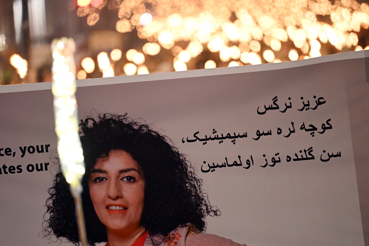 La premio Nobel per la Pace Narges Mohammadi, incarcerata in Iran, è ricoverata in terapia intensiva