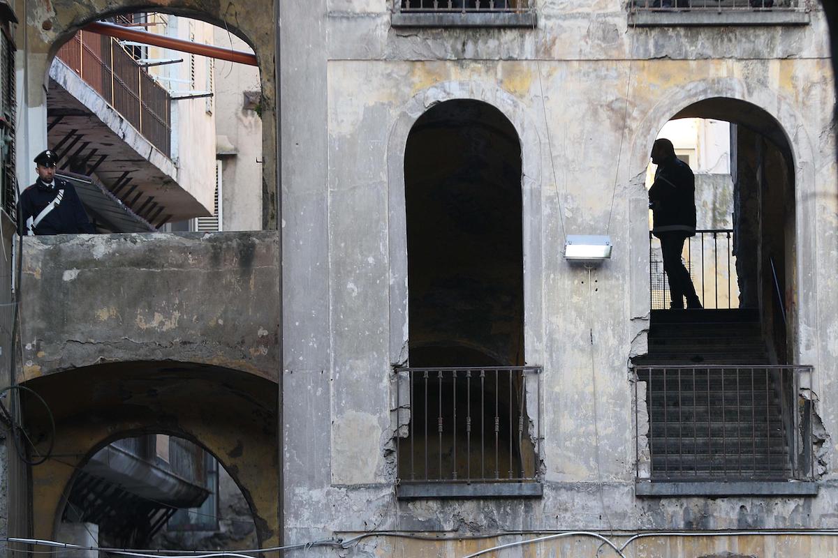 La demolizione di Palazzo Fienga, il simbolo della camorra a Torre Annunziata