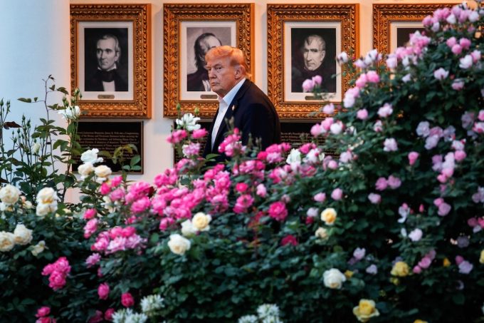 Trump ci riprova, con le navi bloccate a Hormuz