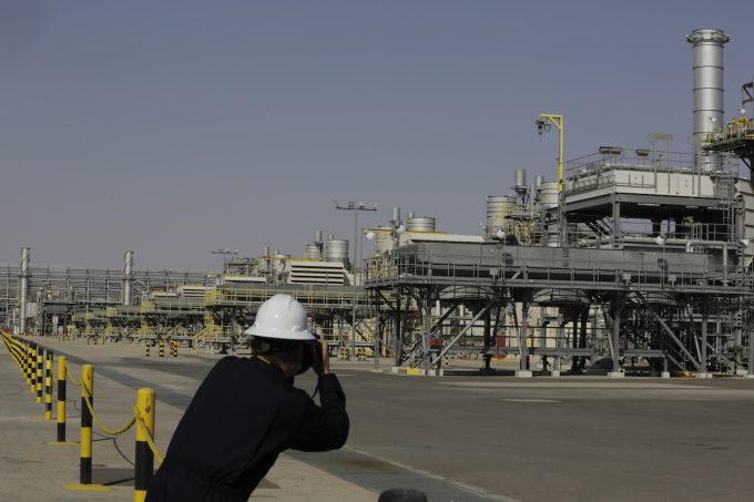 L’OPEC+ ha deciso di aumentare la produzione di petrolio, per la terza volta da quando è iniziata la guerra in Medio Oriente
