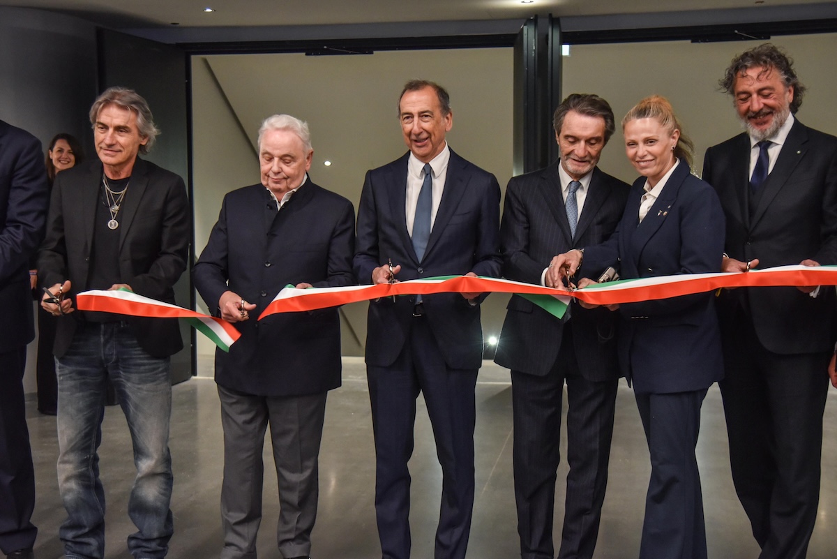 A Milano è stato inaugurato ufficialmente l’Unipol Dome, l’arena per concerti già usata per le Olimpiadi invernali
