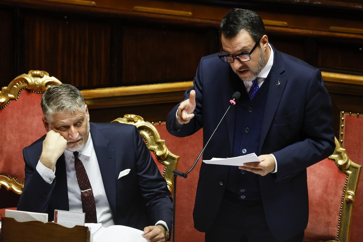 Il ministro Giuli ha dato dell’assenteista al ministro Salvini