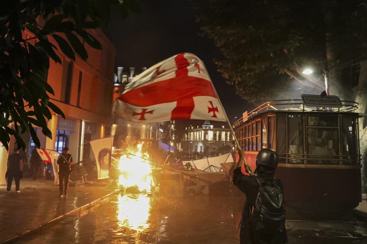 In Georgia dieci persone sono state condannate con l’accusa di aver cercato di rovesciare il governo nelle proteste di ottobre