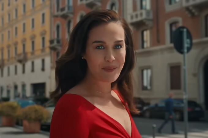 La pubblicità con Megan Gale che sta facendo litigare Iliad e Vodafone