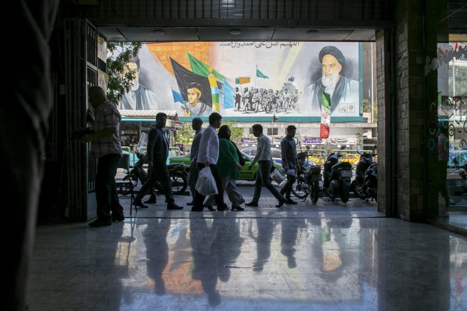 In Iran la guerra fa anche perdere il lavoro
