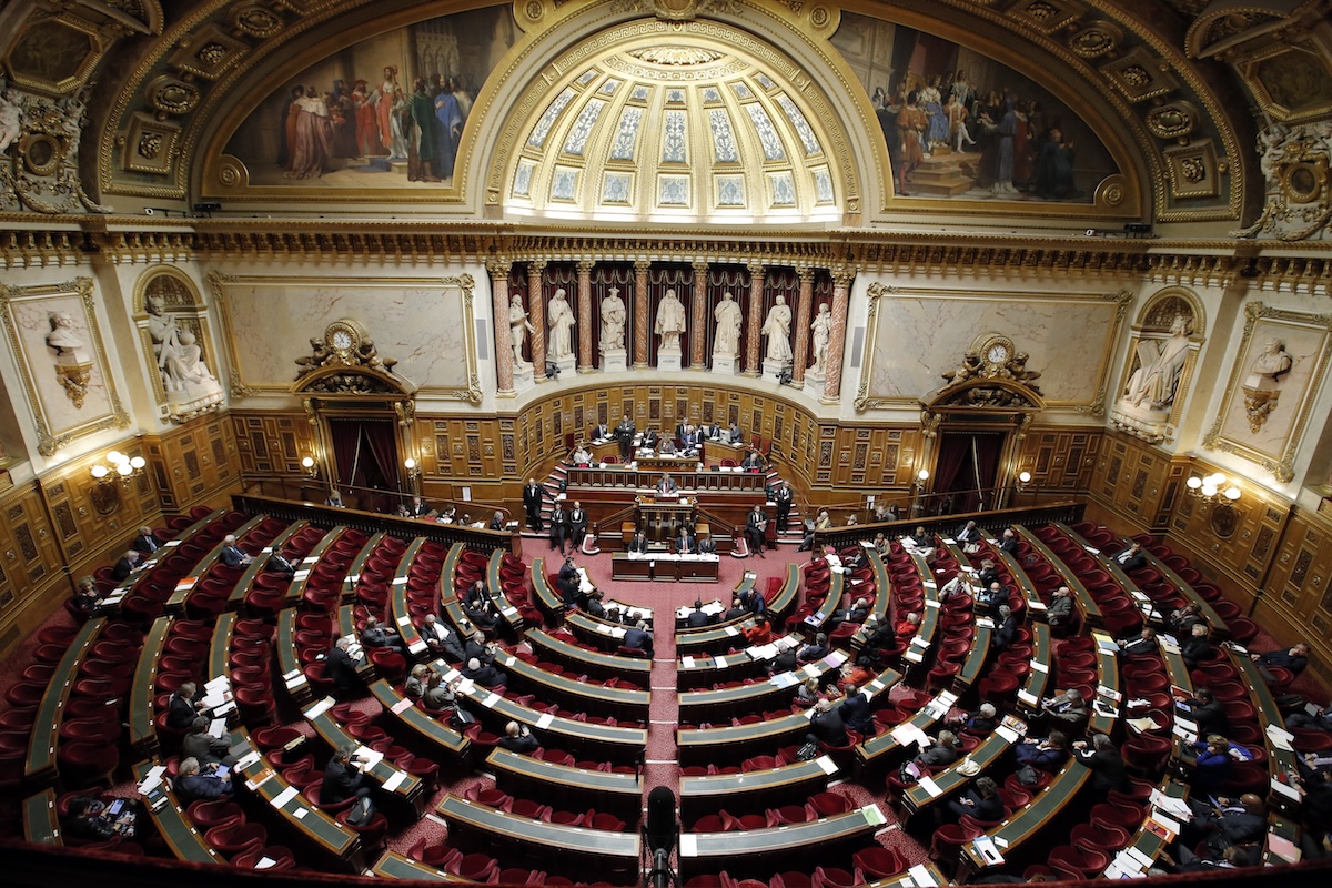 Il Senato francese ha respinto la proposta di legge sul suicidio assistito, che era stata approvata dall’Assemblea nazionale