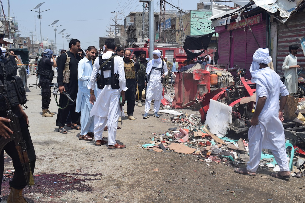 Almeno 9 persone sono state uccise in un attentato nel nord ovest del Pakistan