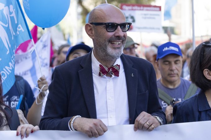Simone Pillon è il nuovo avvocato della “famiglia nel bosco”