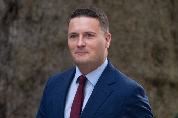 Il ministro della salute britannico Wes Streeting si è dimesso