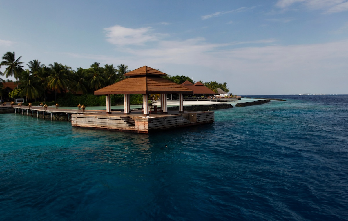 Alle Maldive è arrivato un gruppo di sommozzatori finlandesi per le ricerche degli italiani dispersi dopo un’immersione