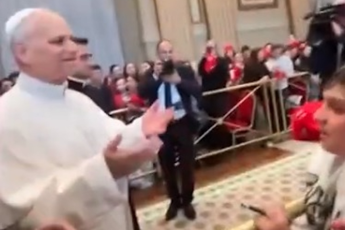 Leggi l'articolo: Il video del papa che fa «six-seven»