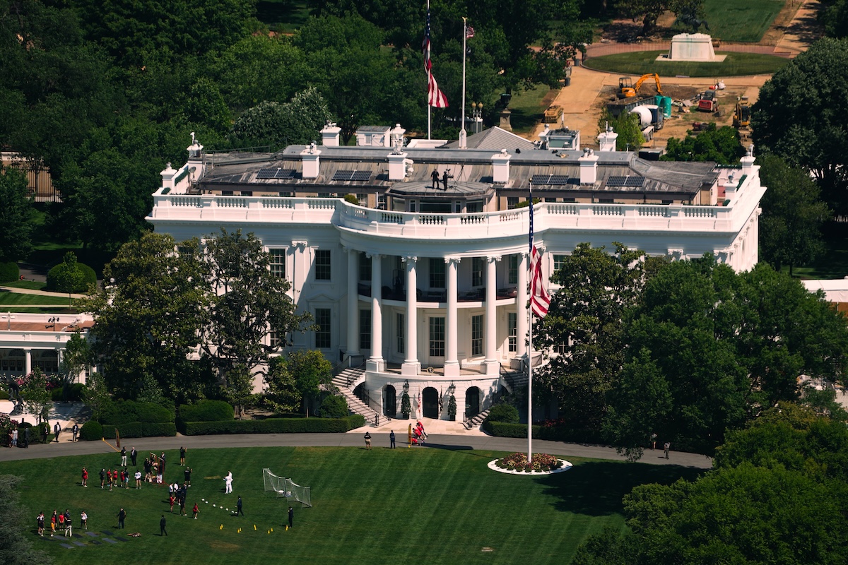 Il Senato degli Stati Uniti ha cancellato lo stanziamento di fondi pubblici per la sala ricevimenti voluta da Trump alla Casa Bianca