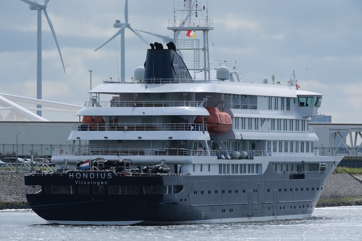 La nave da crociera Hondius, su cui c’era stato un focolaio di hantavirus, ha terminato il suo viaggio a Rotterdam