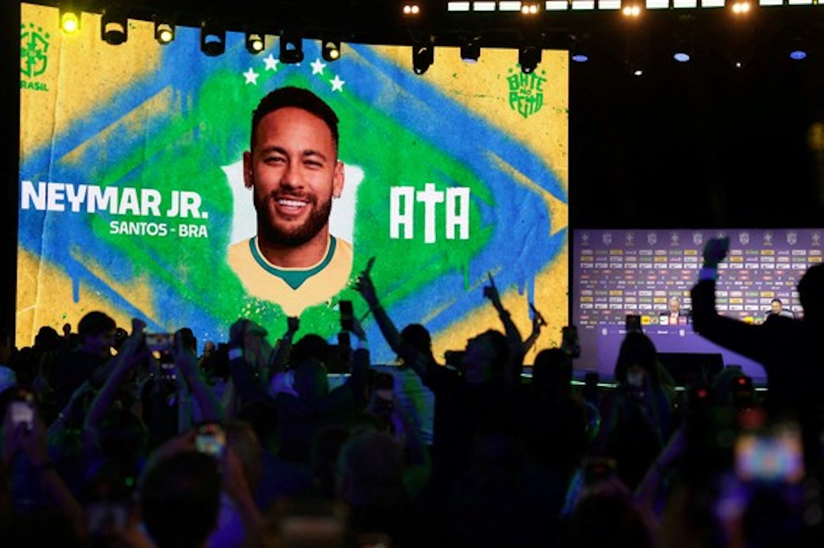 Leggi l'articolo: I video dei tifosi brasiliani che festeggiano per la convocazione di Neymar ai Mondiali