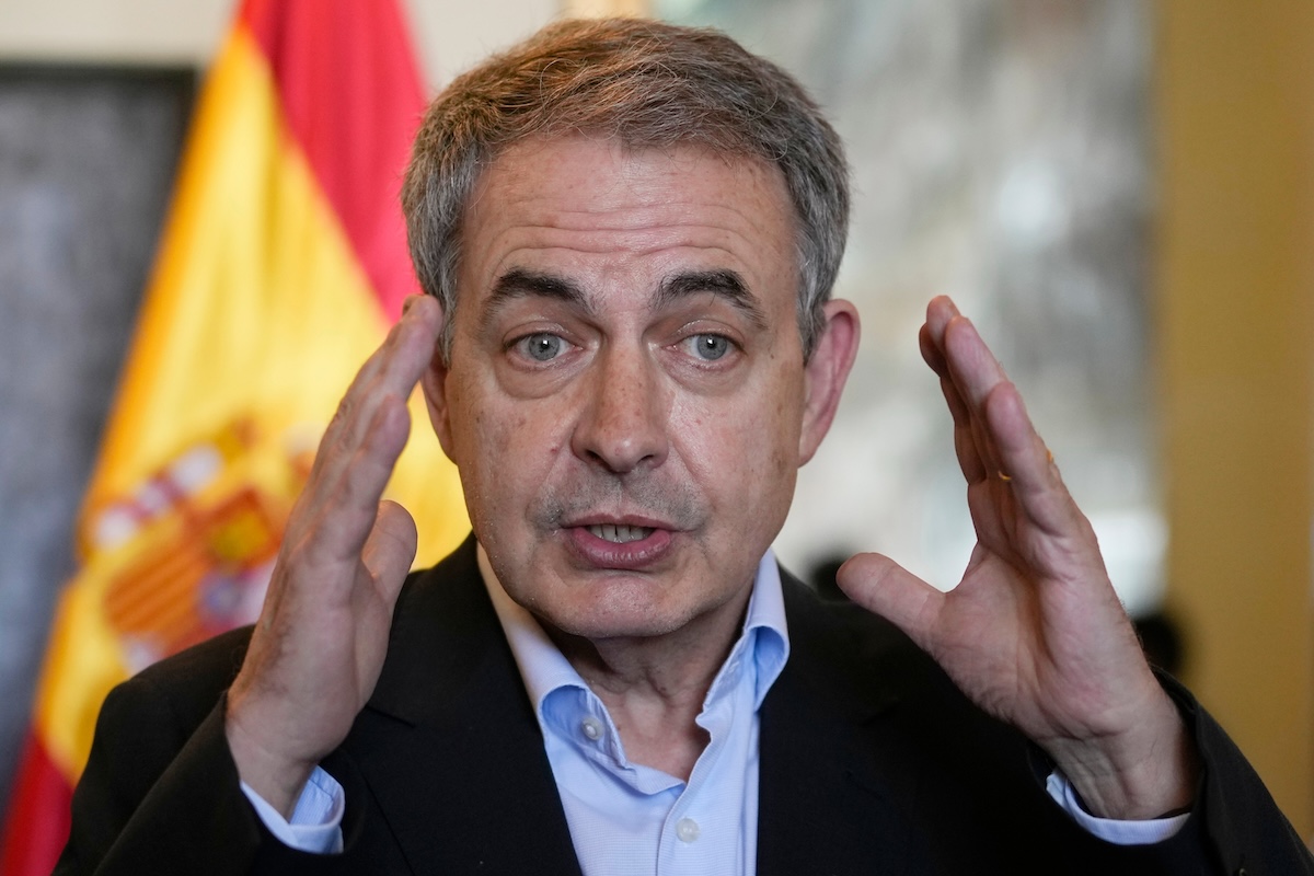 In Spagna l’ex primo ministro Zapatero è indagato in un caso di presunto riciclaggio di 53 milioni di euro di fondi pubblici