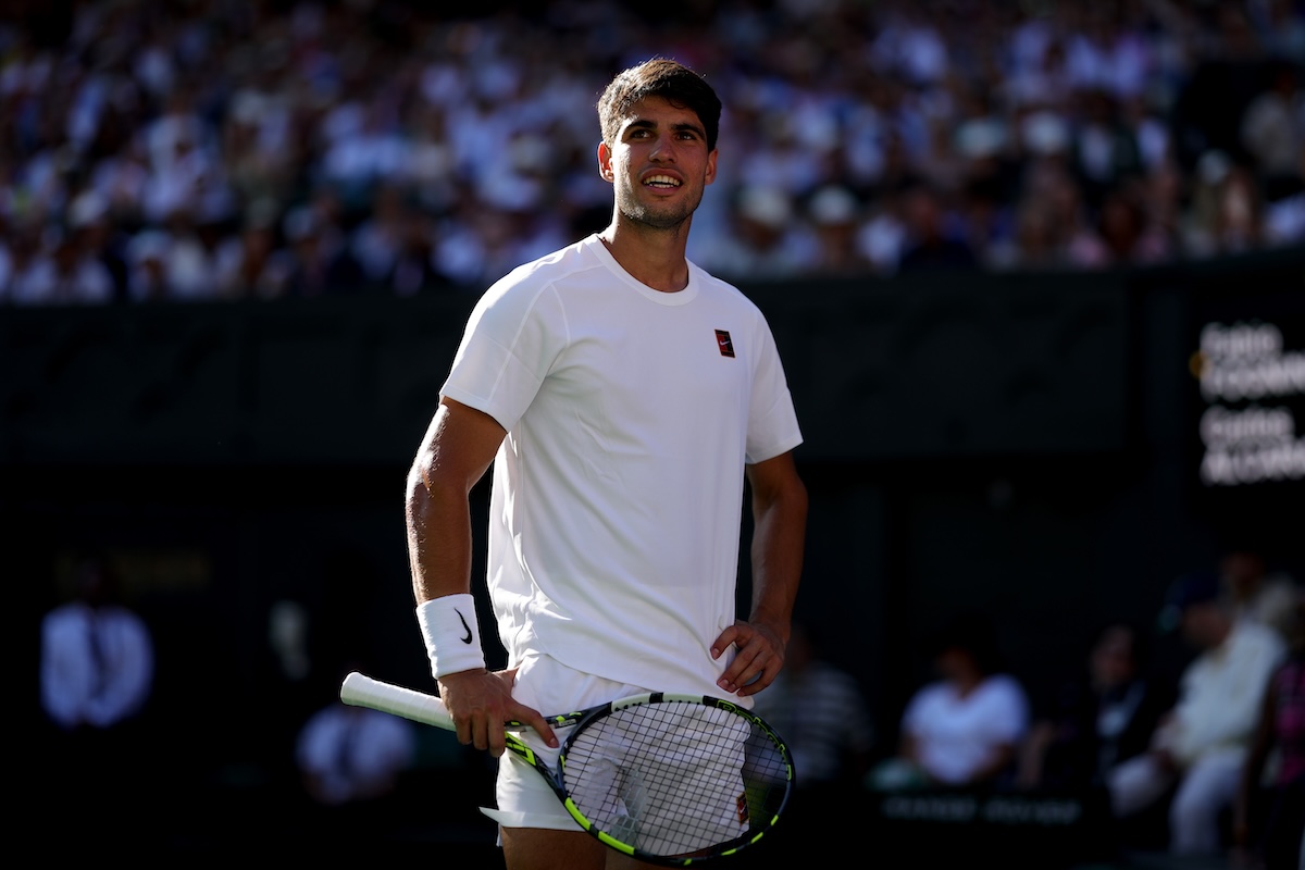Il tennista Carlos Alcaraz salterà anche il torneo di Wimbledon