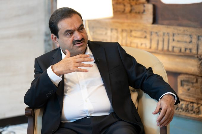 Gli Stati Uniti archivieranno le accuse di corruzione nei confronti di Gautam Adani, imprenditore indiano tra i più ricchi al mondo