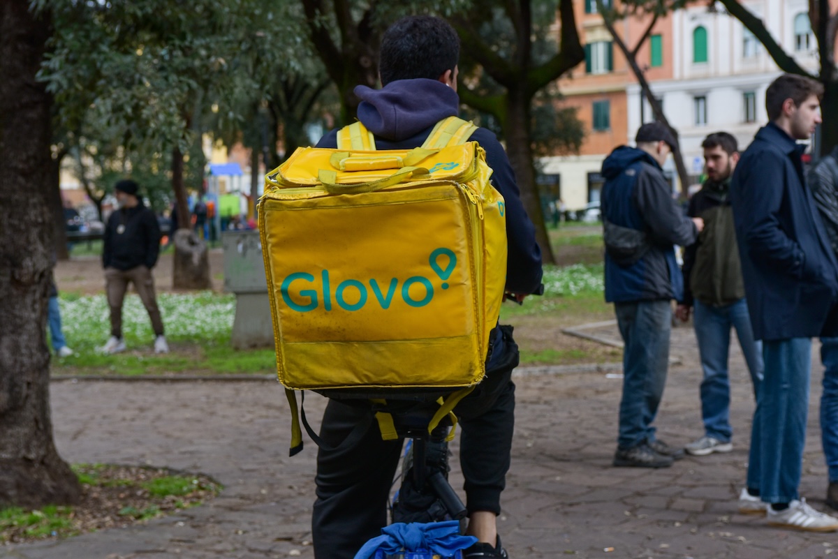 Il piano di Glovo per evitare di sfruttare i rider