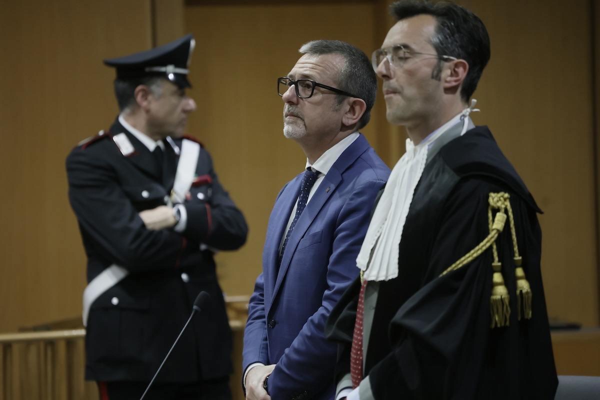 La condanna dell’ex sottosegretario alla Giustizia Andrea Delmastro per rivelazione di segreto d’ufficio è stata confermata in appello