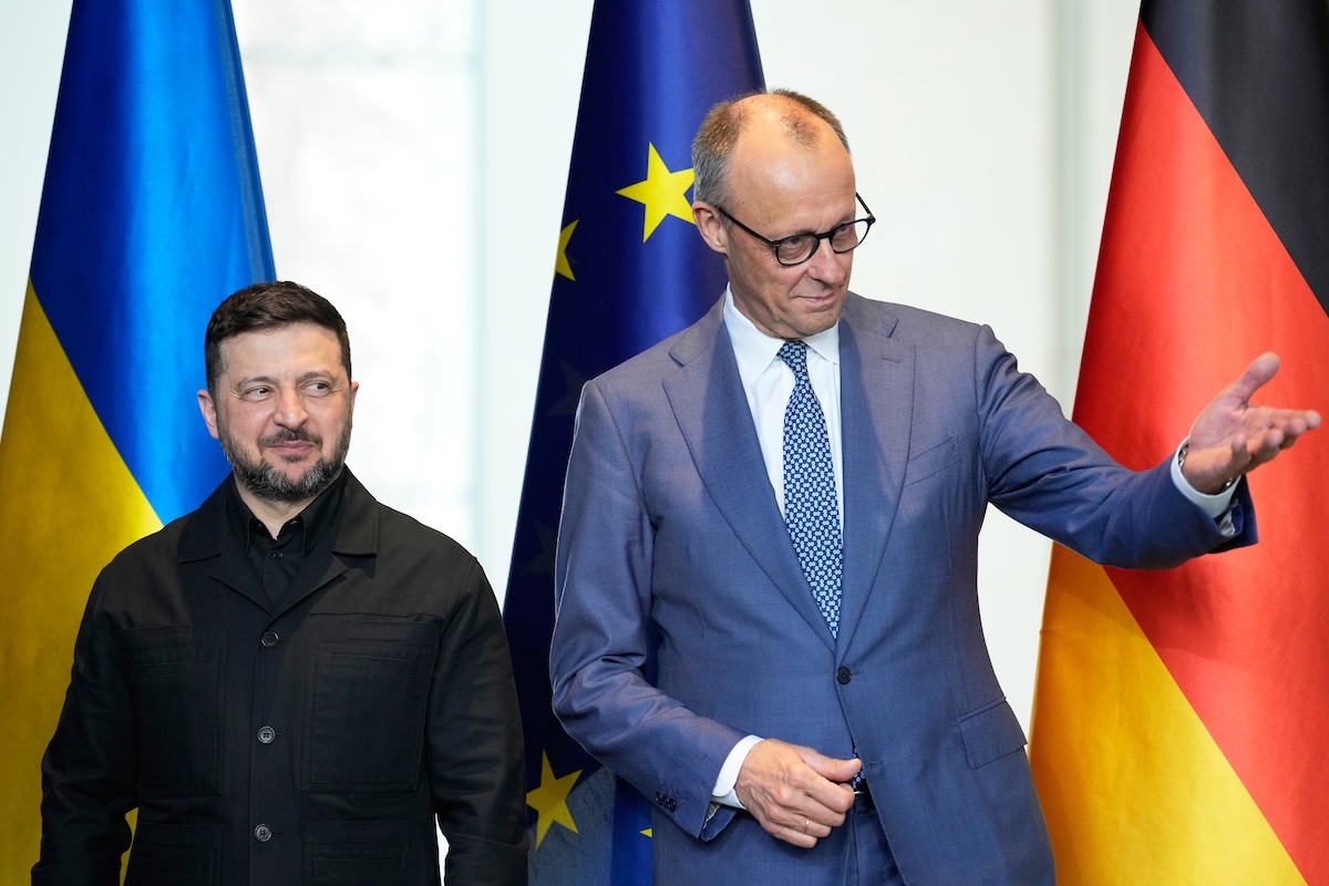 Il cancelliere tedesco Merz vuole creare uno status speciale per far entrare l’Ucraina nell’Unione Europea