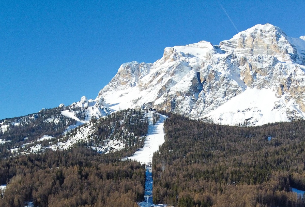 La procura di Belluno ha aperto un’indagine sull’affidamento dell’appalto della nuova cabinovia di Cortina