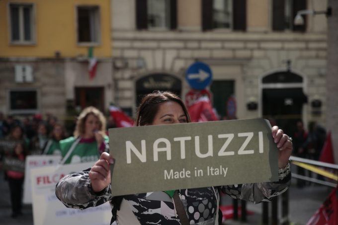 Il primo accordo sulla crisi di Natuzzi lascia in sospeso le questioni più importanti