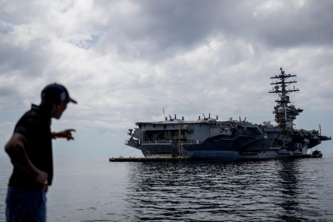 Gli Stati Uniti hanno posizionato la portaerei Nimitz nel mar dei Caraibi, minacciando Cuba
