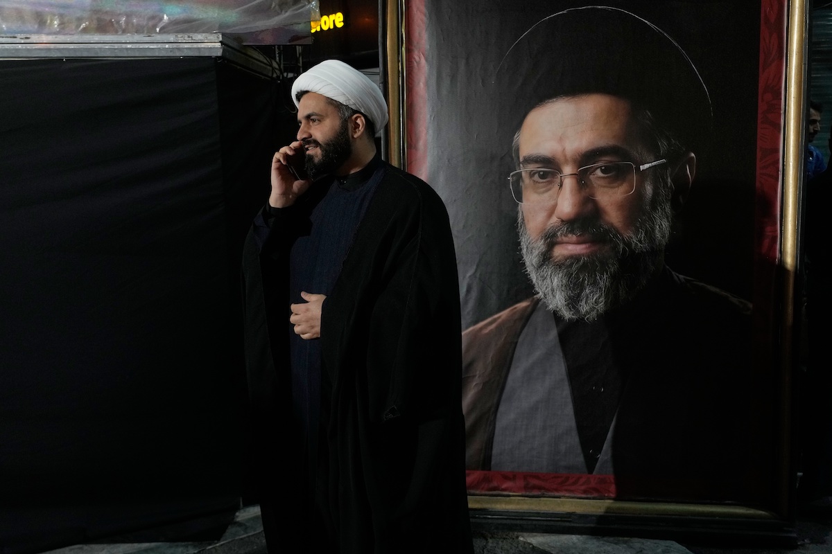 Ma quindi, Mojtaba Khamenei