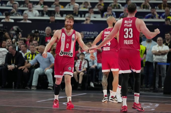 La finale di Eurolega di basket sarà tra Olympiakos e Real Madrid