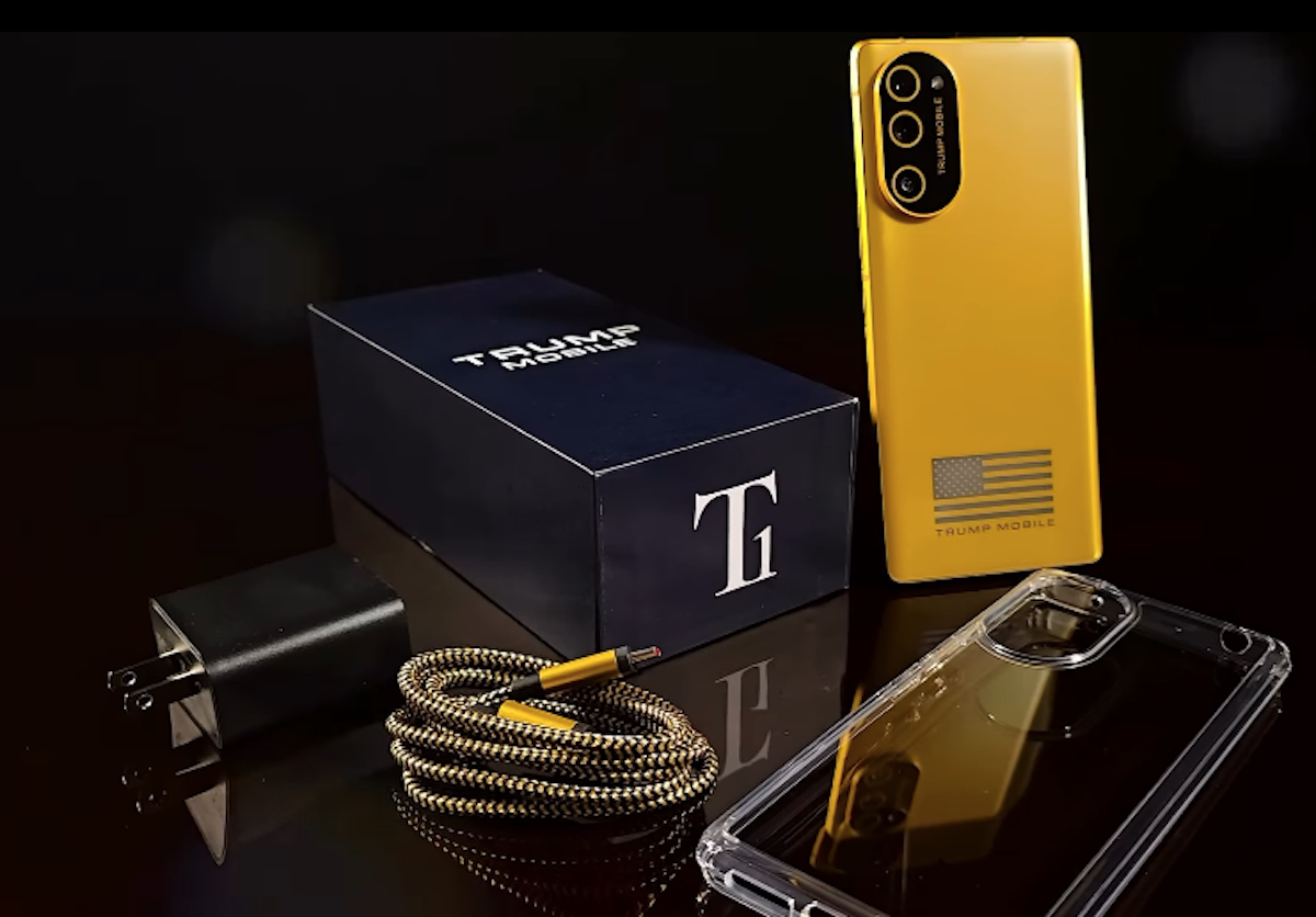 Lo sgangherato “Trump phone”