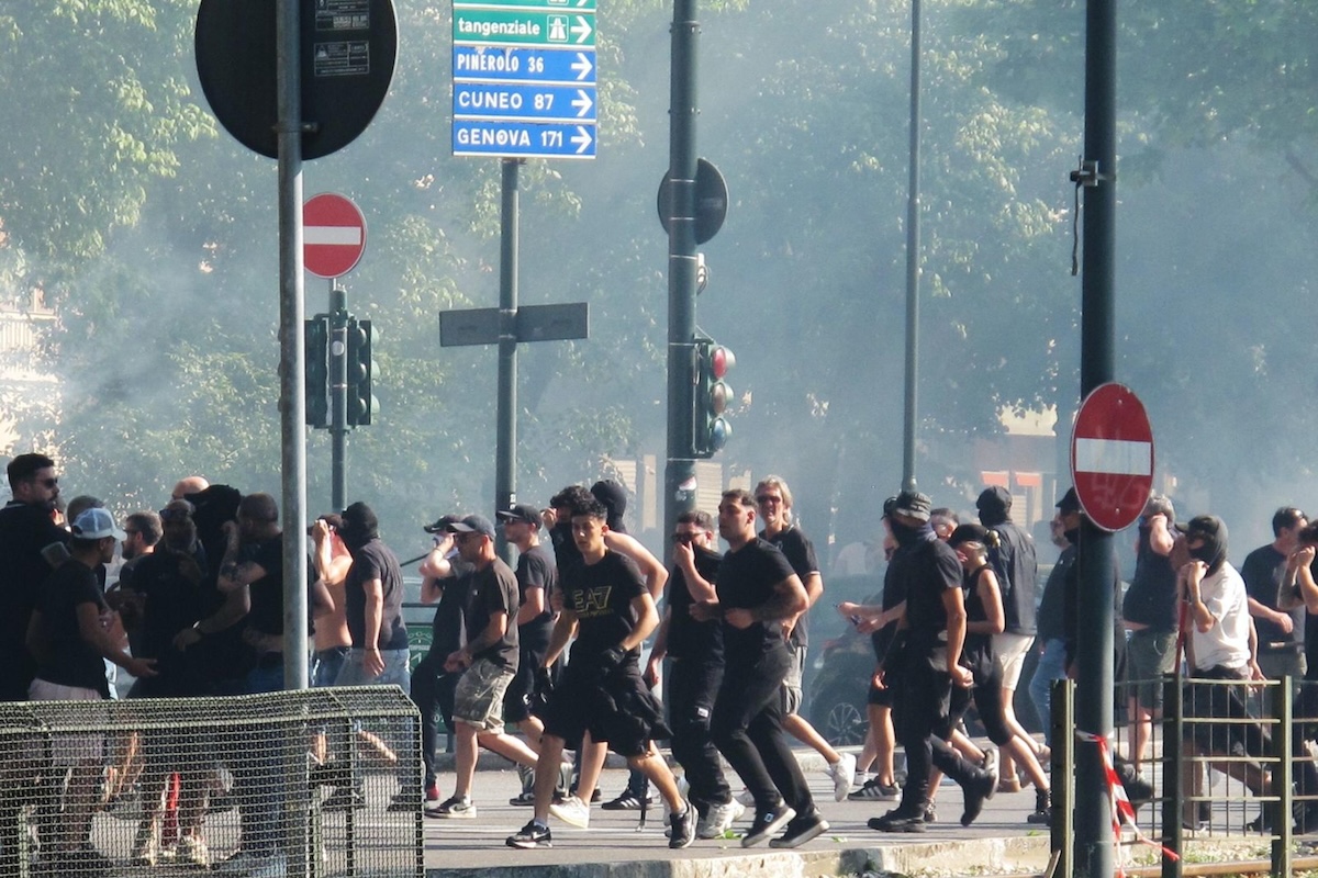 Sono stati arrestati altri due tifosi della Juventus per gli scontri di domenica prima del derby di Torino sono stati rilasciati
