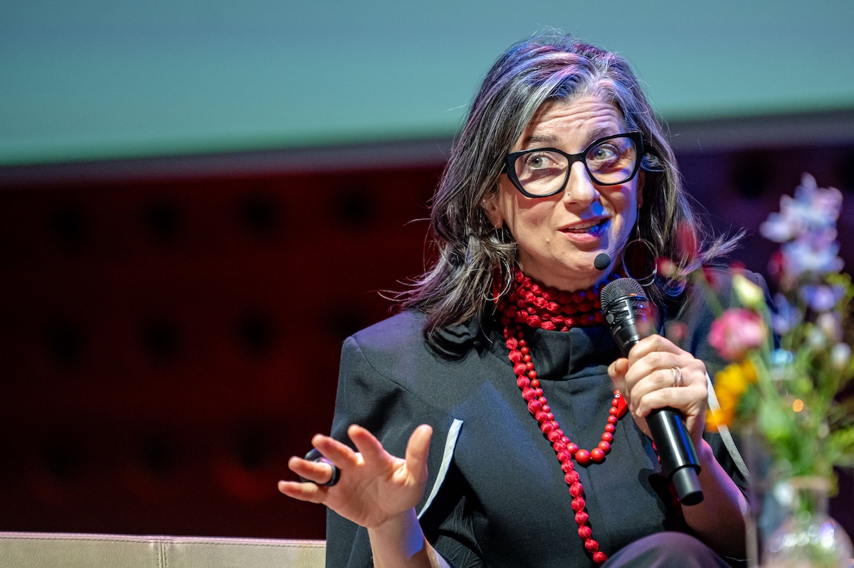 Francesca Albanese durante la cerimonia per il conferimento di un dottorato honoris causa all'università di Anversa, Belgio, 2 aprile 2026 (© Jonas Roosens/Belga via ZUMA Press, ANSA)