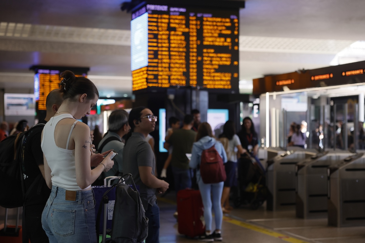 Oggi c’è uno sciopero generale che riguarderà trasporti, scuola e sanità, tra gli altri