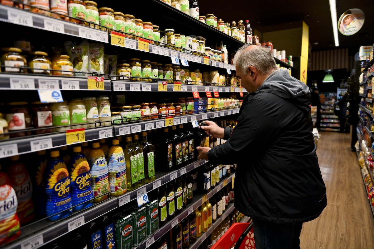 In Italia a maggio i prezzi sono aumentati del 3,2 per cento, secondo l’Istat