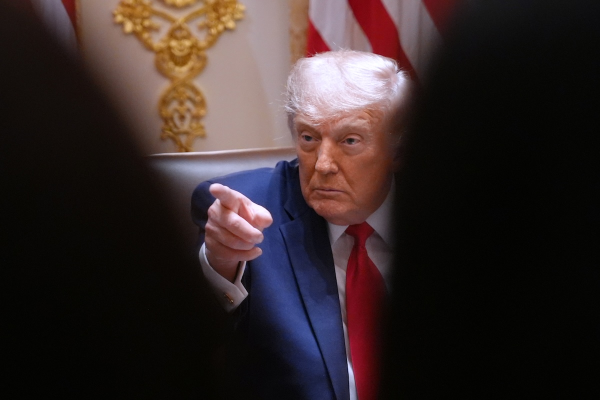 Un tribunale ha bloccato il fondo voluto da Trump per risarcire chi dice di essere stato perseguitato dall’amministrazione Biden