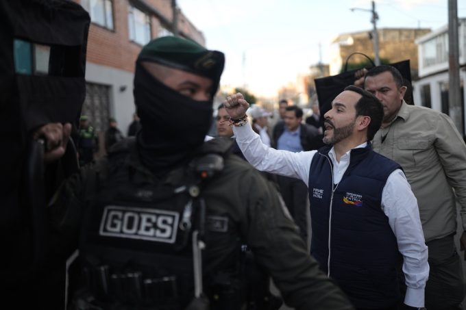 I gruppi armati sono di nuovo al centro delle elezioni presidenziali in Colombia