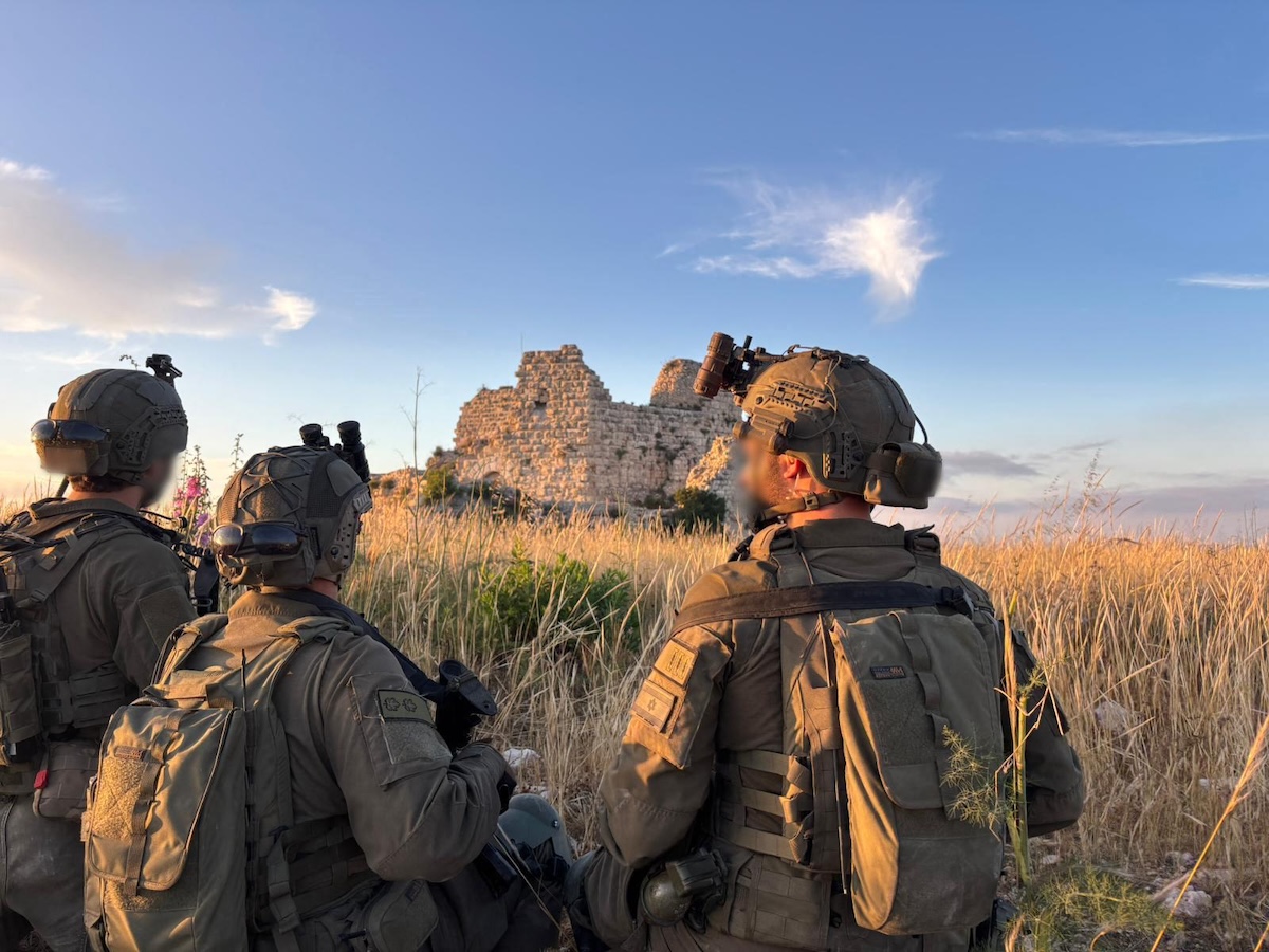 Soldati israeliani nei pressi del forte, il 31 maggio, in una foto diffusa dall'esercito israeliano