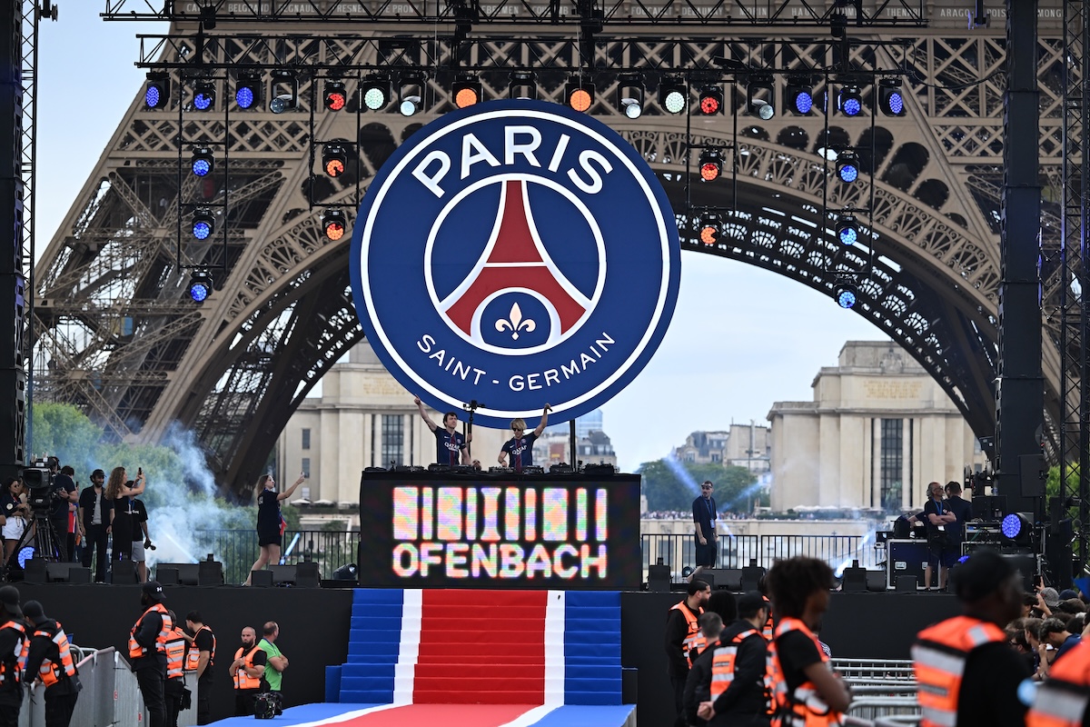 Un dj set sulla pedana su cui sfileranno i giocatori del PSG, il 31 maggio a Parigi