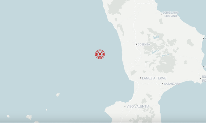C’è stato un terremoto di magnitudo 6.2 al largo di Cosenza, in Calabria: non ci sono danni