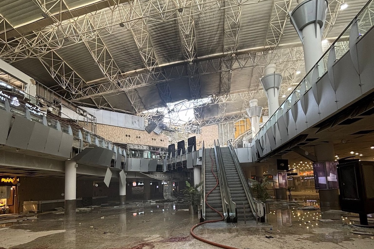 I danni causati dall’attacco iraniano all’aeroporto del Kuwait