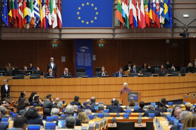 Il motore di ricerca predefinito dei computer del Parlamento europeo non sarà più Google, ma Qwant
