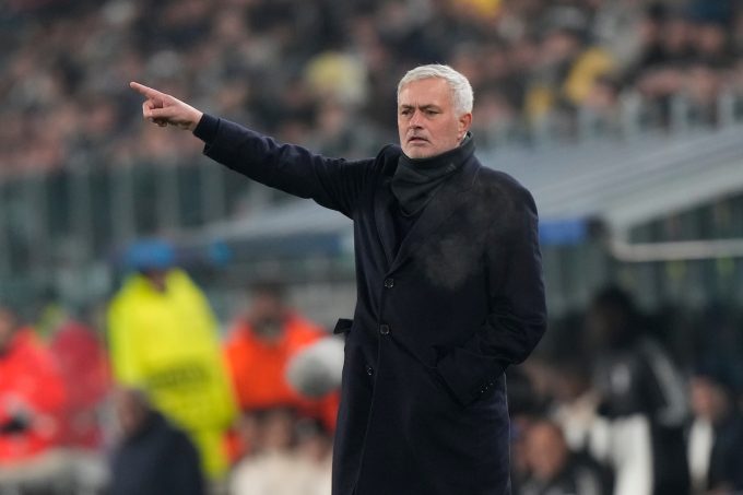 L’allenatore José Mourinho ha fatto ricorso contro la Turchia alla Corte Europea dei Diritti dell’Uomo per una squalifica