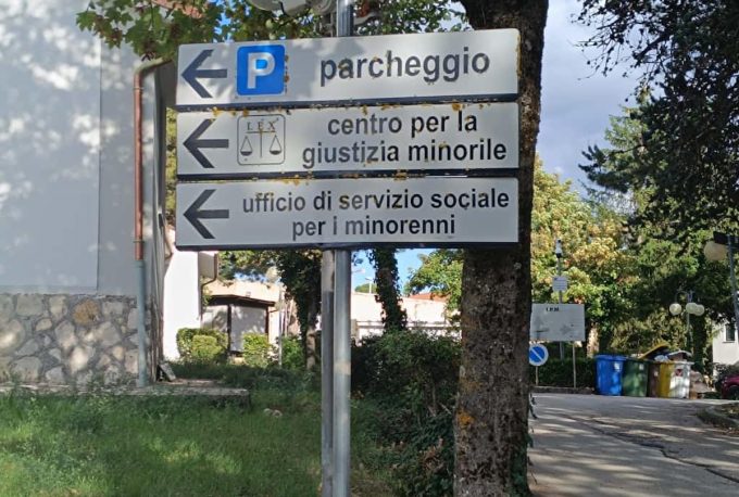 È stata archiviata l’inchiesta disciplinare sui magistrati del tribunale per i minorenni coinvolti nel caso della “famiglia nel bosco”