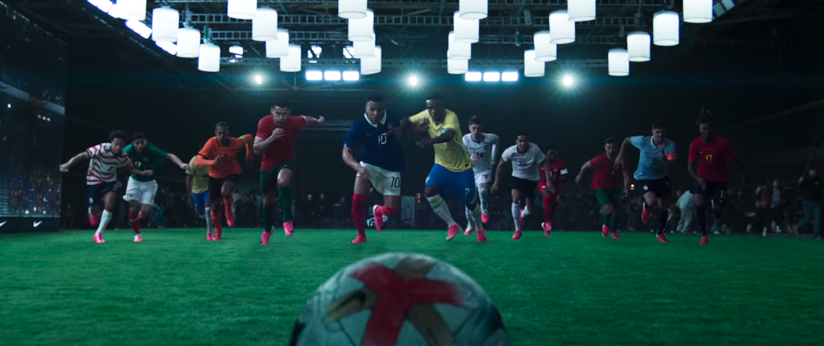 Leggi l'articolo: Lo spettacolare spot della Nike per i Mondiali di calcio, con alcuni dei migliori calciatori al mondo (e non solo)