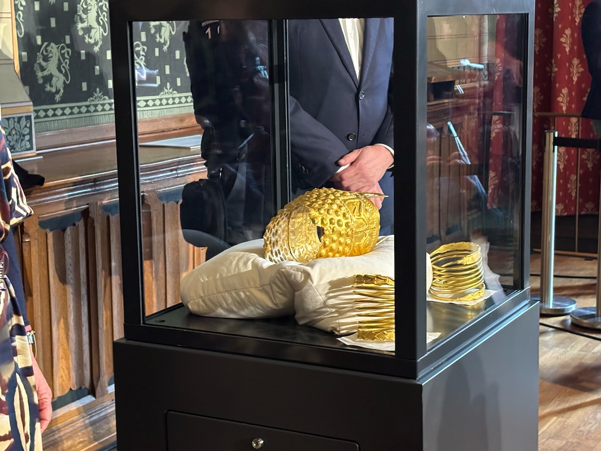 Nei Paesi Bassi tre uomini sono stati condannati per il furto di un antico elmo d’oro della Romania in un museo