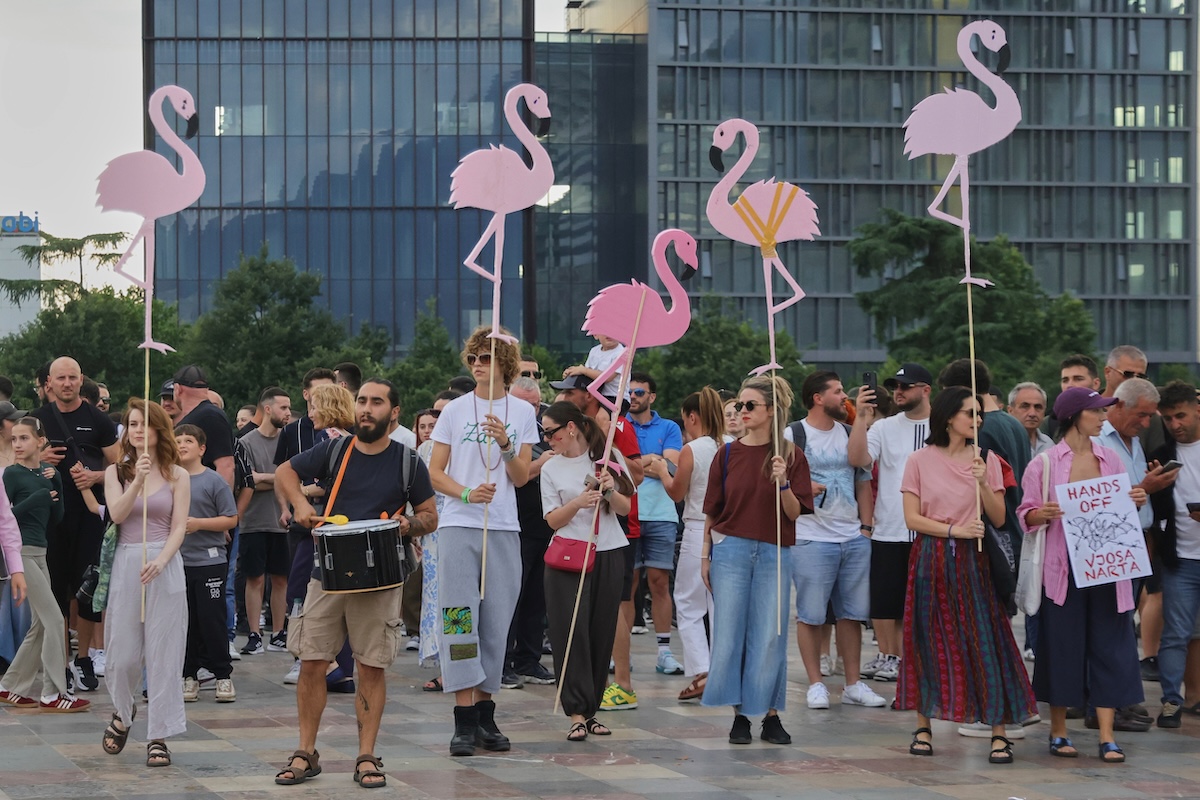 Una delle proteste di questi giorni, a Tirana il 3 giugno 