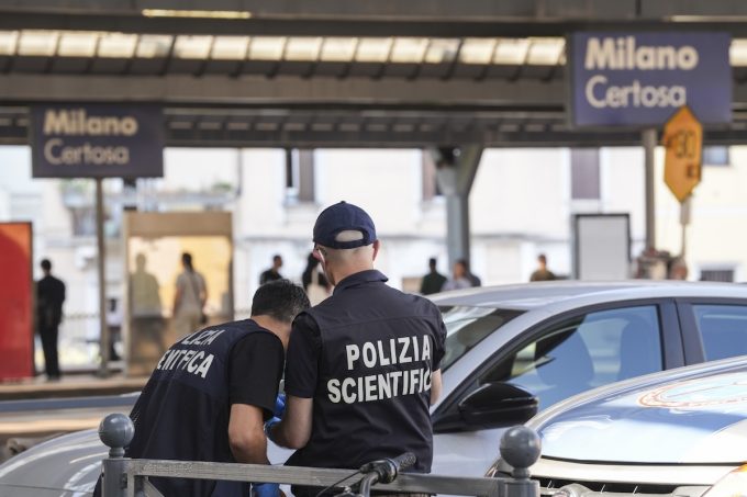 Un 19enne è stato fermato per l’uccisione a coltellate di un 22enne nella stazione di Milano Certosa