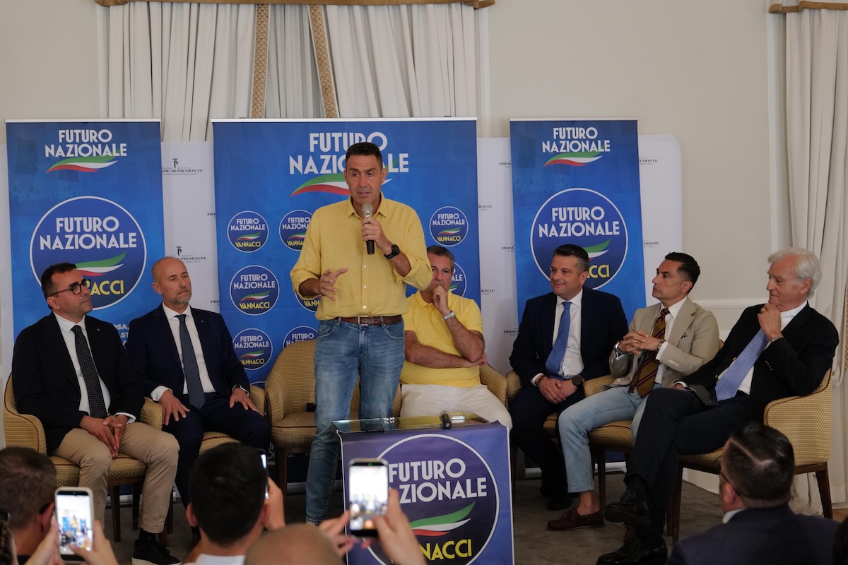Altri quattro deputati sono entrati dentro Futuro Nazionale, il partito di Roberto Vannacci
