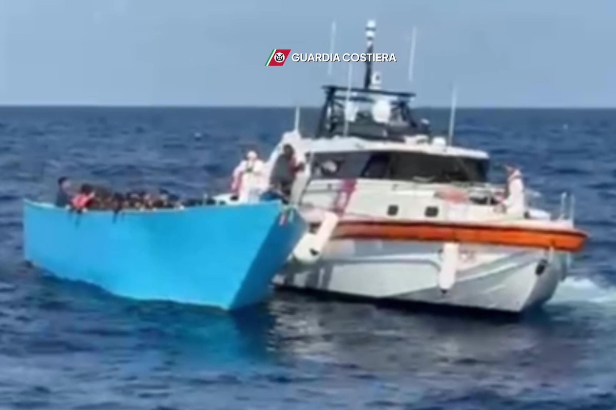 La Guardia costiera italiana ha recuperato i corpi di dieci persone migranti morte a causa di un naufragio al largo di Malta