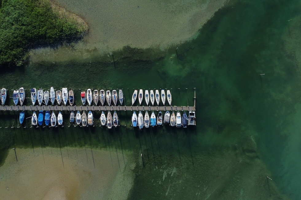 Barche ormeggiate sul lago Chiemsee  (AP Photo/Matthias Schrader)
